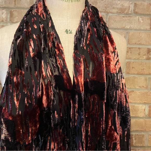 Cut Velvet Scarf - Picture 6 of 7